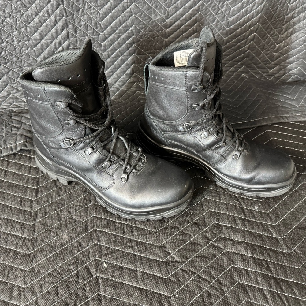 Haix Size 11D duty boots